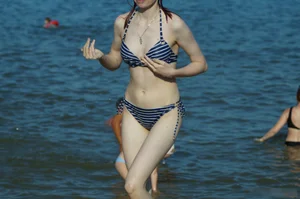 Skinny Pale Girl in Swimsuit Candid Pics