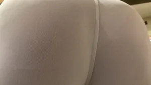 Berry thick gal  white leggings! (OC) few months old