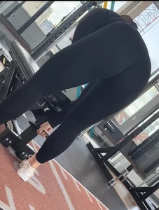 (Pt. 3) Thick gym PAWG w/ faceshot