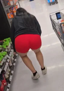 Tight athletic pink shorts Latina