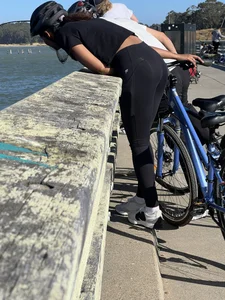 Sexy tight butt indian in leggings