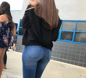 Hot college candid teen in tight blue jeans street creepshots