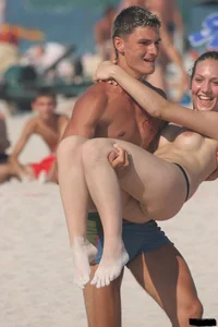Sexy candid topless and nude beach girls