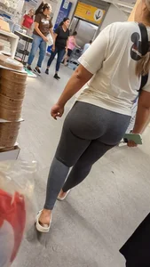 Nice PAWG MILF walking around showing her culo (OC)