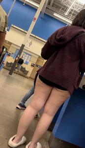Pawg with Thick Legs