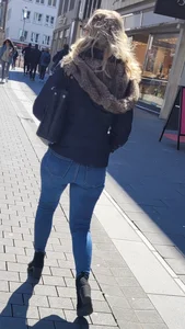 Nice milf in tight jeans street creepshots
