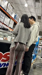 (OC) Petite Asian in Flare leggings
