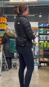 (30th Post!) Fit Chick at Whole Foods Bends Over in leggings