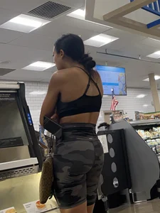 Gym girl with a nice back at walmart