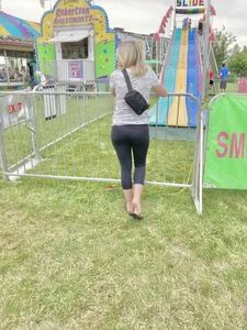 Hot Candid Milf in Tights And Flip-Flops at the Theme Park Creepshots Gallery