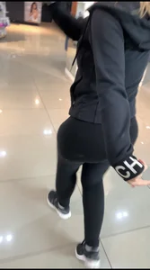 PHAT ASS SPANISH HAIRDRESSER ( OC , VID)