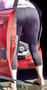 Candid girls in leggings and tights