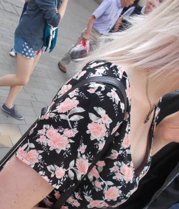 Candid boobs, nip slip and downblouse pics