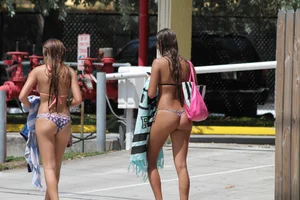 Candid Florida beach and bikini girls