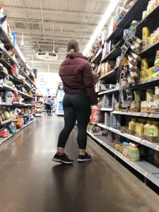Squatting Teen Green Lulu VTL