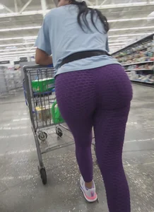 Latina BBL In Purple Leggings