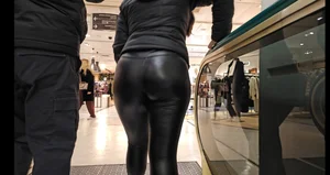 Shiny leather leggings scalator show