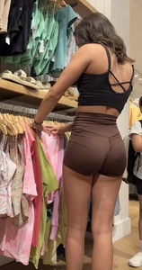 Super cute lulu lemon bubble butt