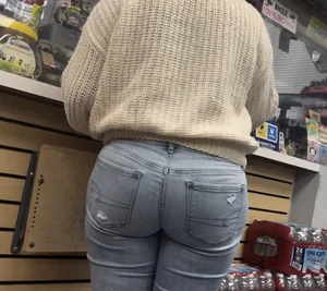 Thick ebony milf in tight jeans!