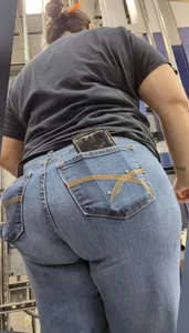BBW chubby nerdy latina milf ass in denim jeans
