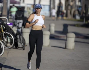 Amazingly hot candid sweaty girls jogging creepshots