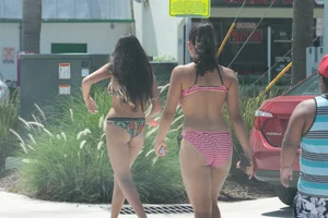 Various sexy Florida beach and bikini girls