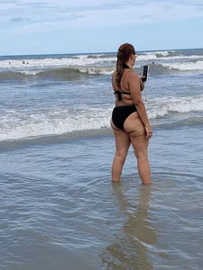 Beach meaty ass MILF W bikini