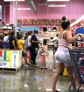 Thick Latina babe with a nice ass in tight patterned shorts