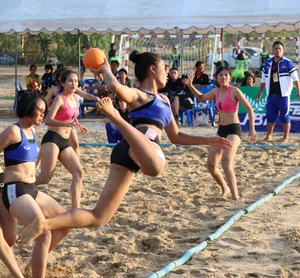 Thai candid volleyball girls