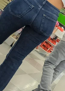 A few nice culos in jeans (OC)
