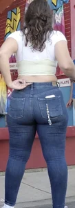More hot pics of a great bubble ass in tight blue jeans
