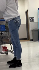 Leggy Little Number