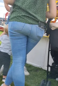 Milf ass in jeans