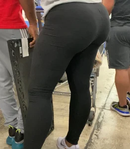 Two THICK ebony broads!