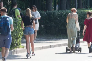 Hot Candid Girls in Mini Shorts on Scooters on the City Street Creepshots
