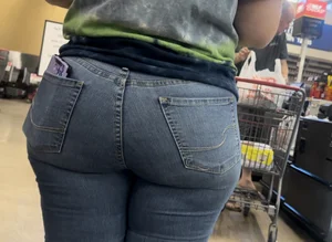 Thick PAWG had Some Booty Meat