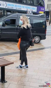 Blonde teen’s juicy booty in wet look leggings!