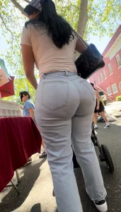 Latina Milf with a PHAT ass in jeans😫 (ОС)