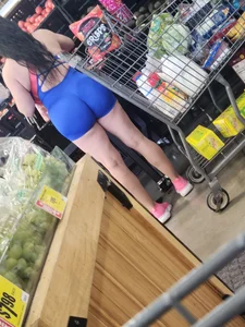 Out In the Wild 42( Yellabone with a phat BBL)