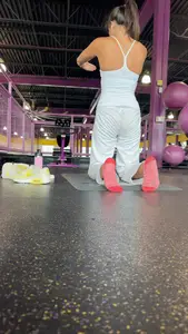 Gym ass in sweats & socks (close up)