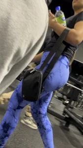 Nice Booty In Blue Gym Leggings