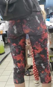 Skinny leggings in the store