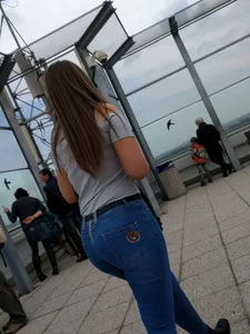 Big sexy ass in tight jeans at the airport