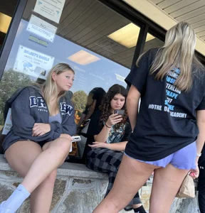 Waiting for bagels  (oc)