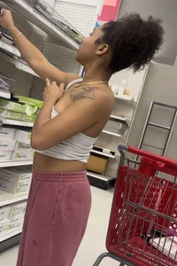 Lightskin chick with the pokies