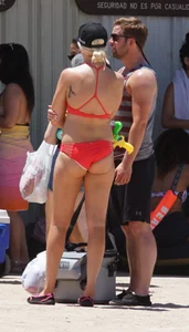 Sexy bikini girls