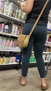 Thick Blonde Milf Pawg In Green Leggings