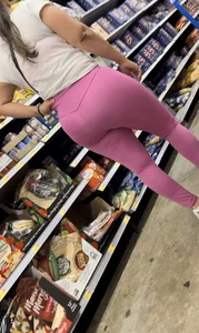 Love a good Latina MILF  (Pink Leggings)