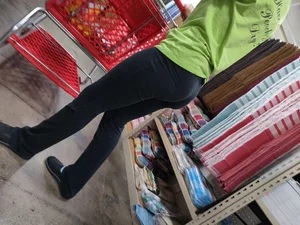 Black round ass in leggings at Target with vpl