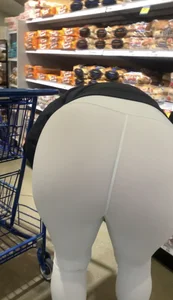 Berry thick gal  white leggings! (OC) few months old